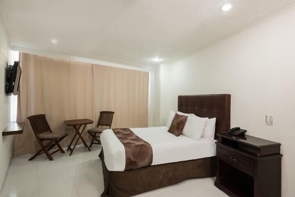 Superior Room, 2 Double Beds, Partial Sea View photo 2