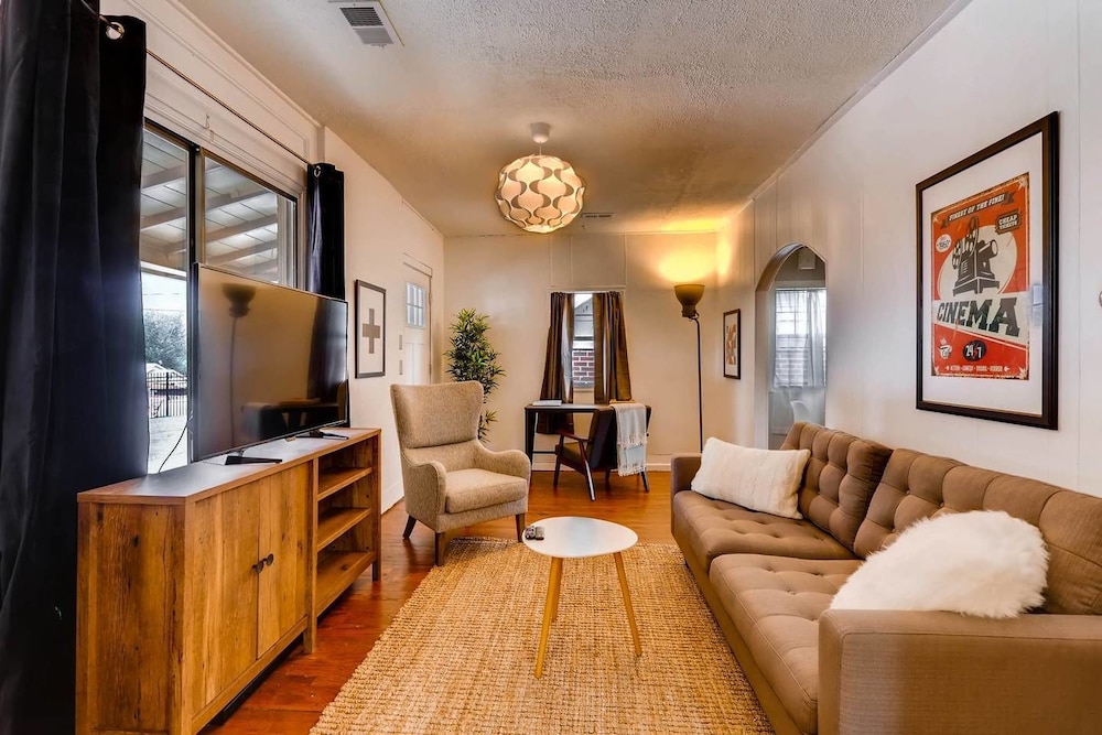 House (1 Bedroom)