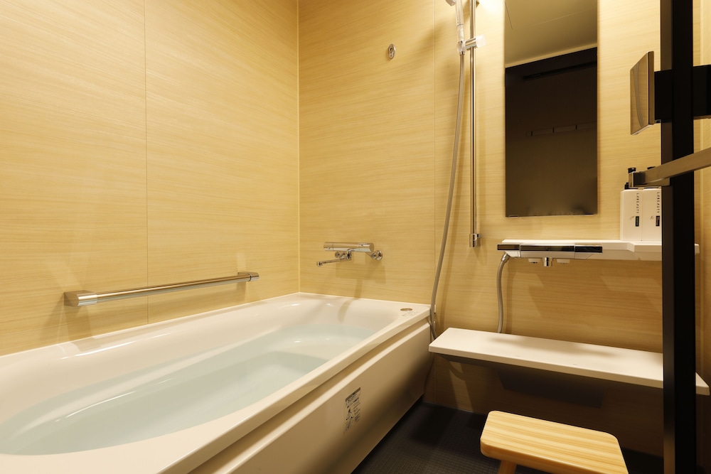 Deluxe Room west building - Photo 8