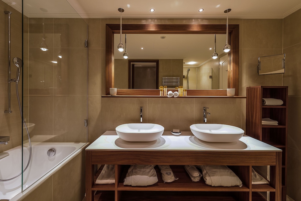 Deluxe Suite (Lake) photo 2