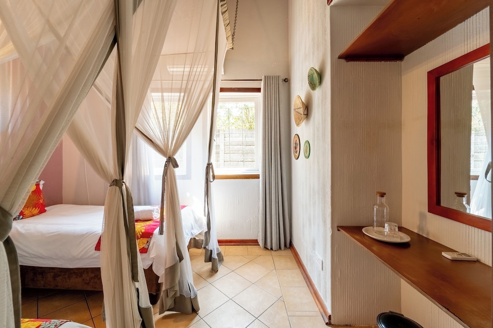 Standard Twin Room photo 3