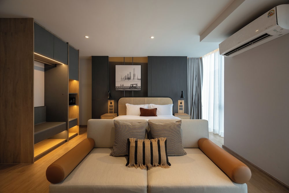 Deluxe Double Room, Balcony, City View