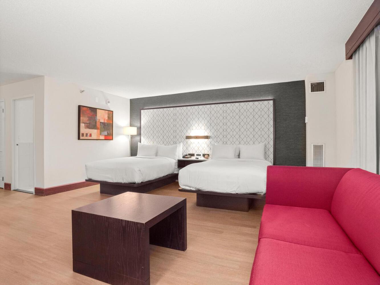 Suite with Two Double Beds - Non-Smoking photo 1