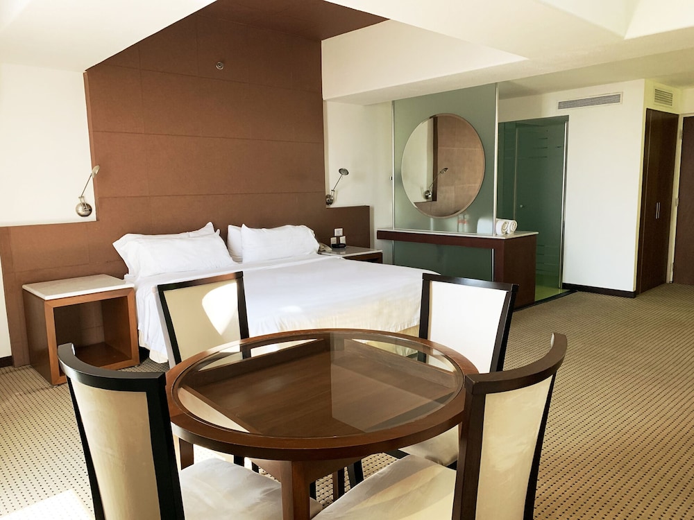 Executive Room, 1 King Bed photo 2