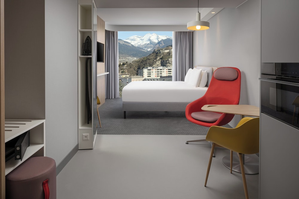 Suite, 1 Queen Bed