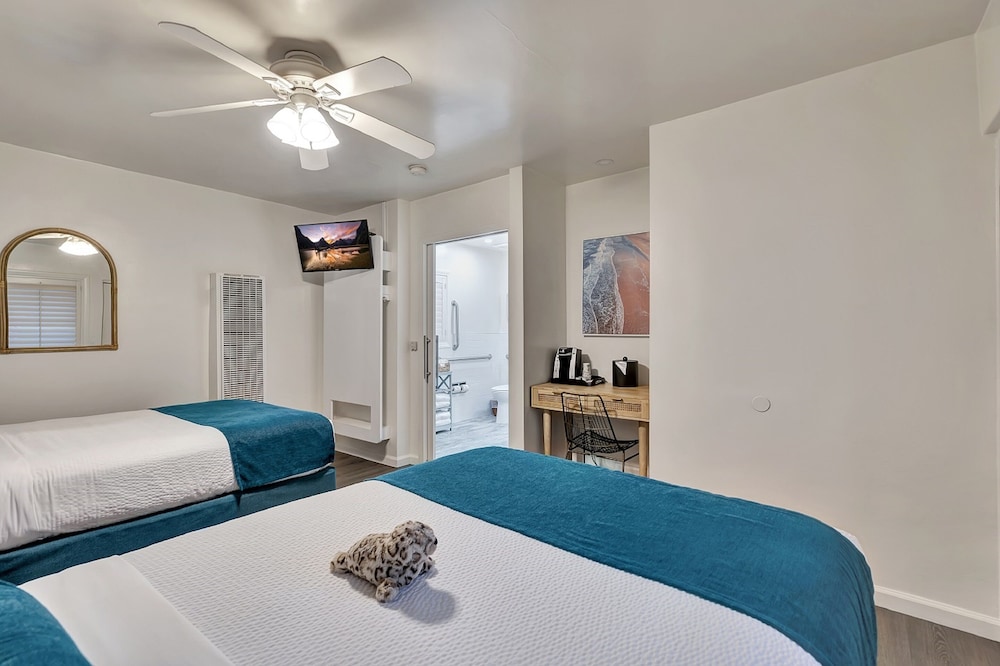 Standard Double Room, 2 Double Beds, Accessible photo 2