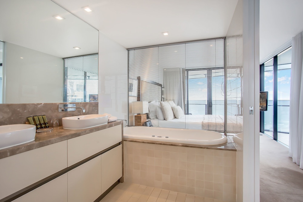2 Bedroom Ocean View Apartment - Photo 8