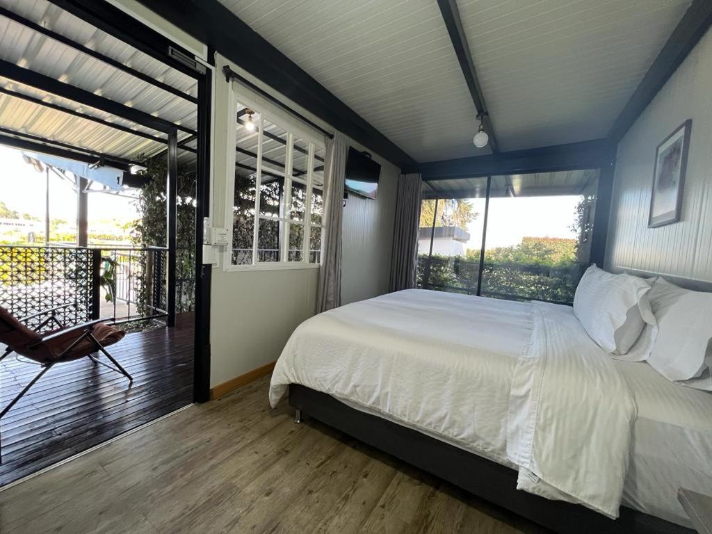 Standard King Room - Photo 1