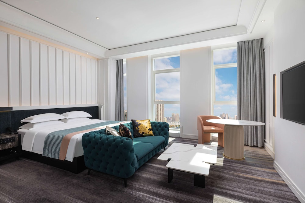 Deluxe Room, 1 King Bed, Non Smoking