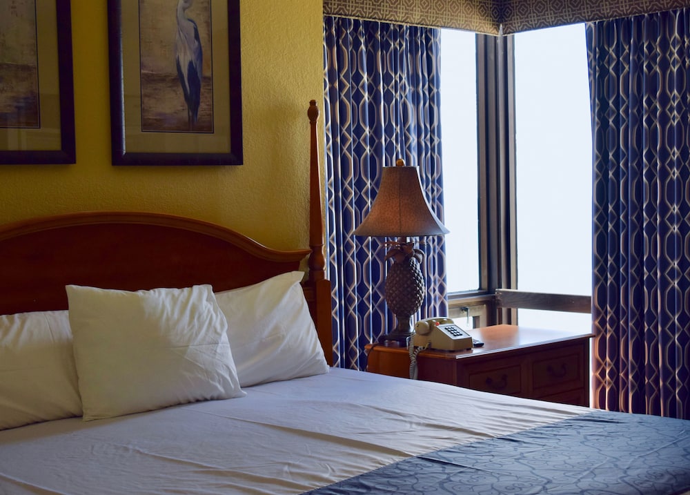 Condo, 2 Bedrooms, Oceanfront photo 1