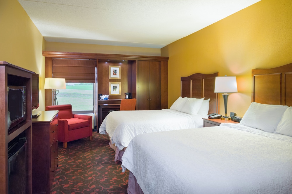 Standard Room, 2 Queen Beds - Photo 1