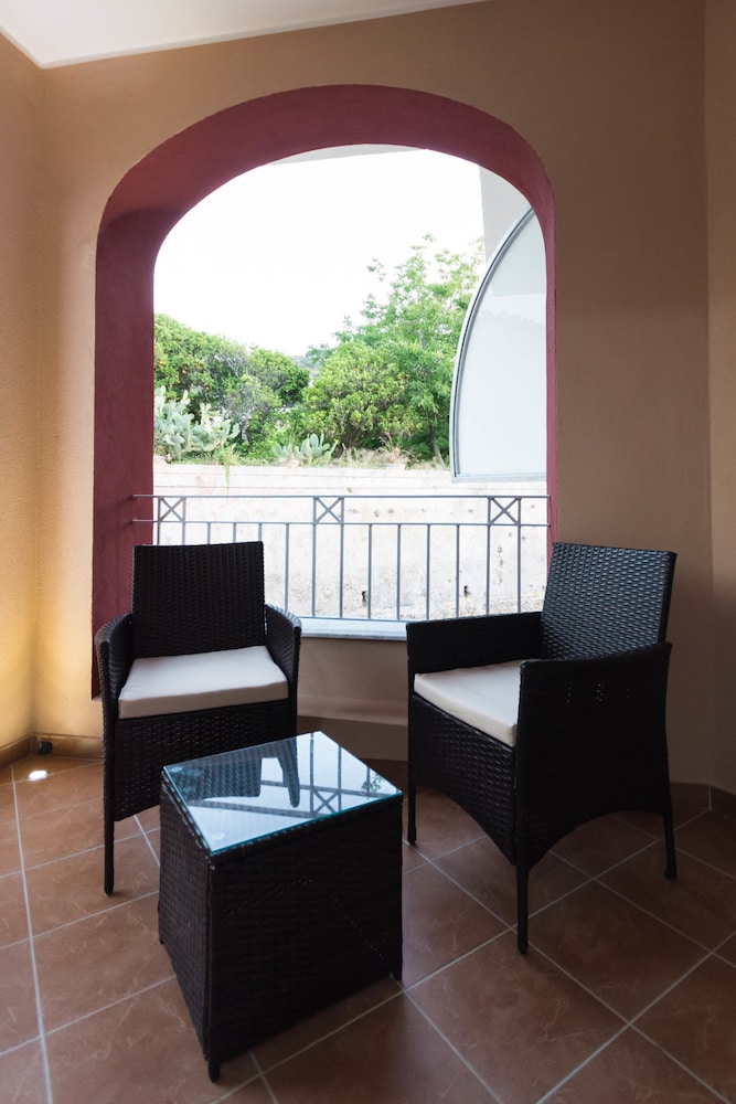 Deluxe Suite, 1 King Bed with Sofa bed, Terrace photo 3