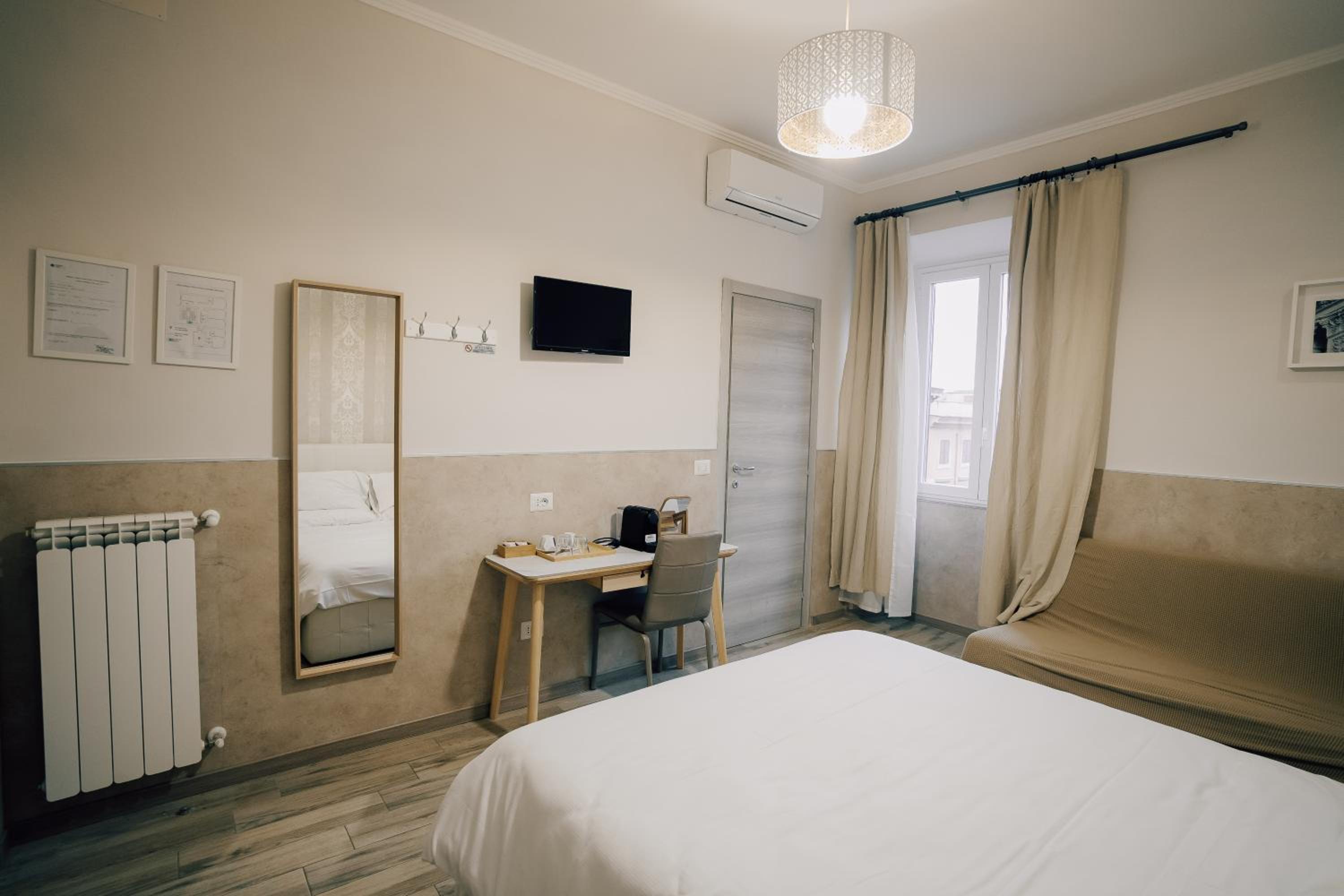 Superior King Room