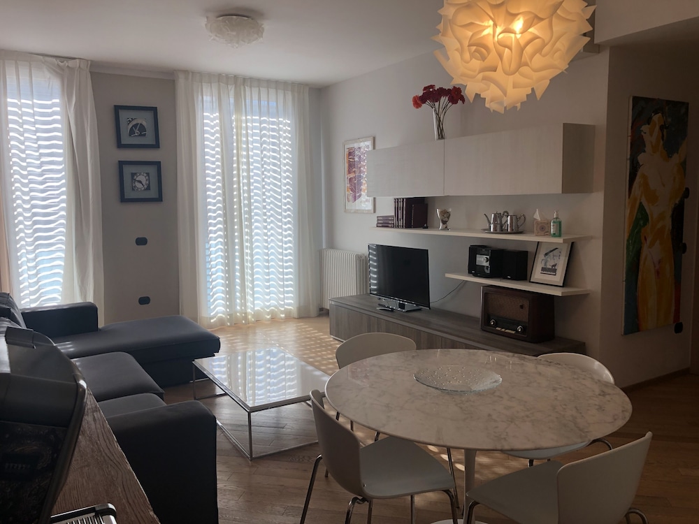 Design Apartment, 2 Bedrooms photo 2