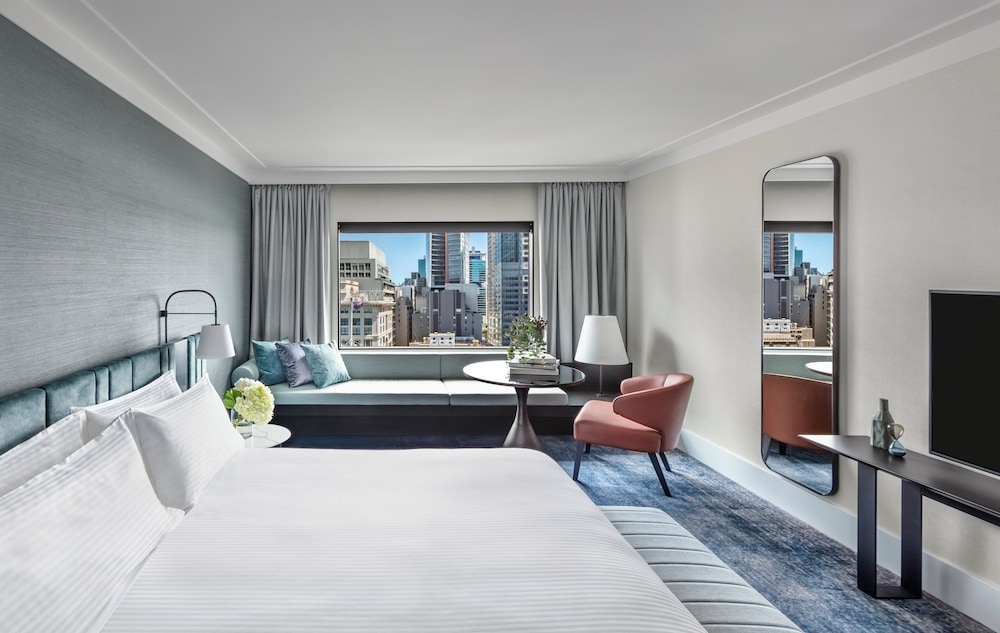 Classic Room, 1 King Bed, City View