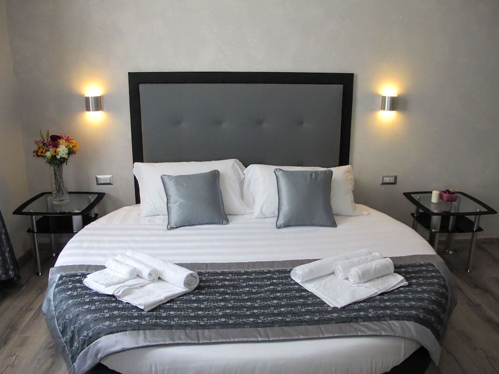 Junior Suite, Jetted Tub