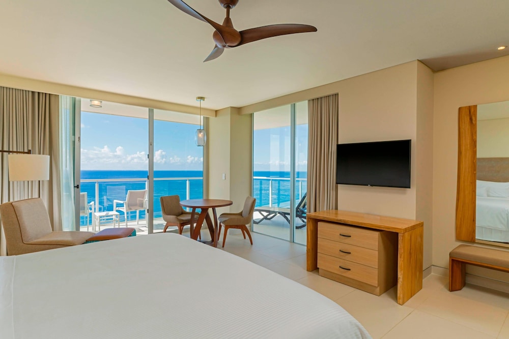 Classic Room, 1 King Bed, Balcony