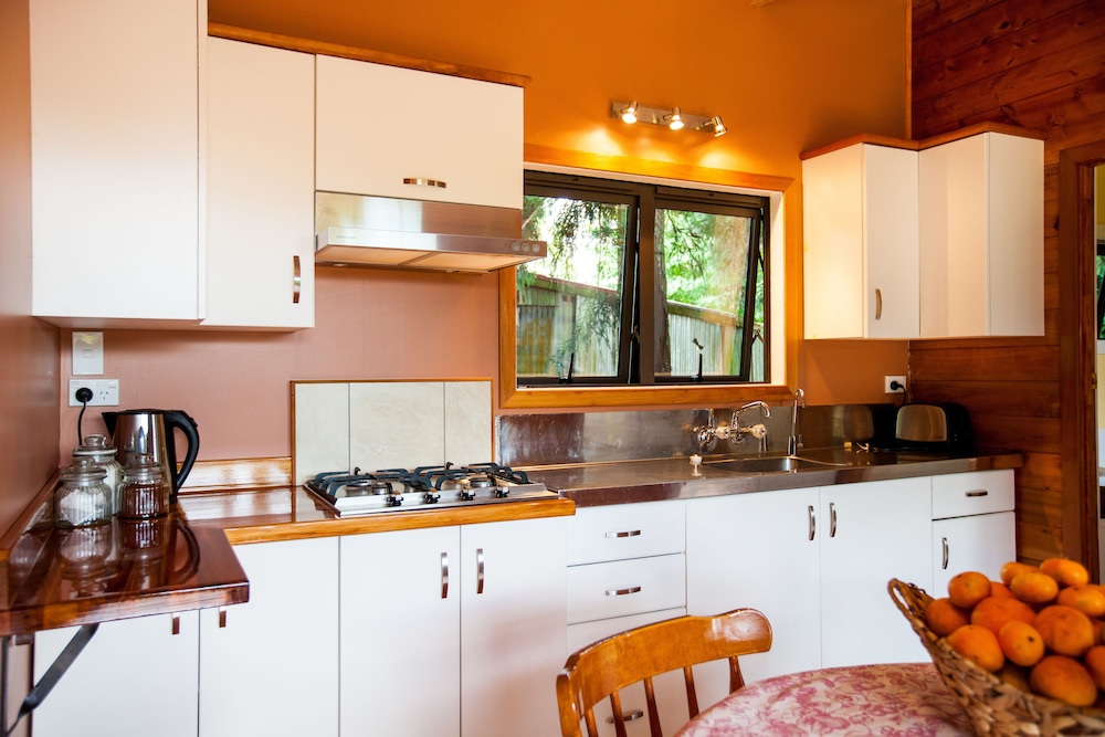 Standard Suite, 1 Bedroom, Non Smoking, Kitchen (HoneyMoon Cottage) photo 3