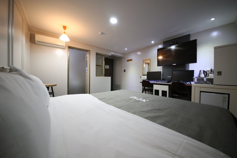 Room (VR Game / Breakfast for 2) - Photo 1