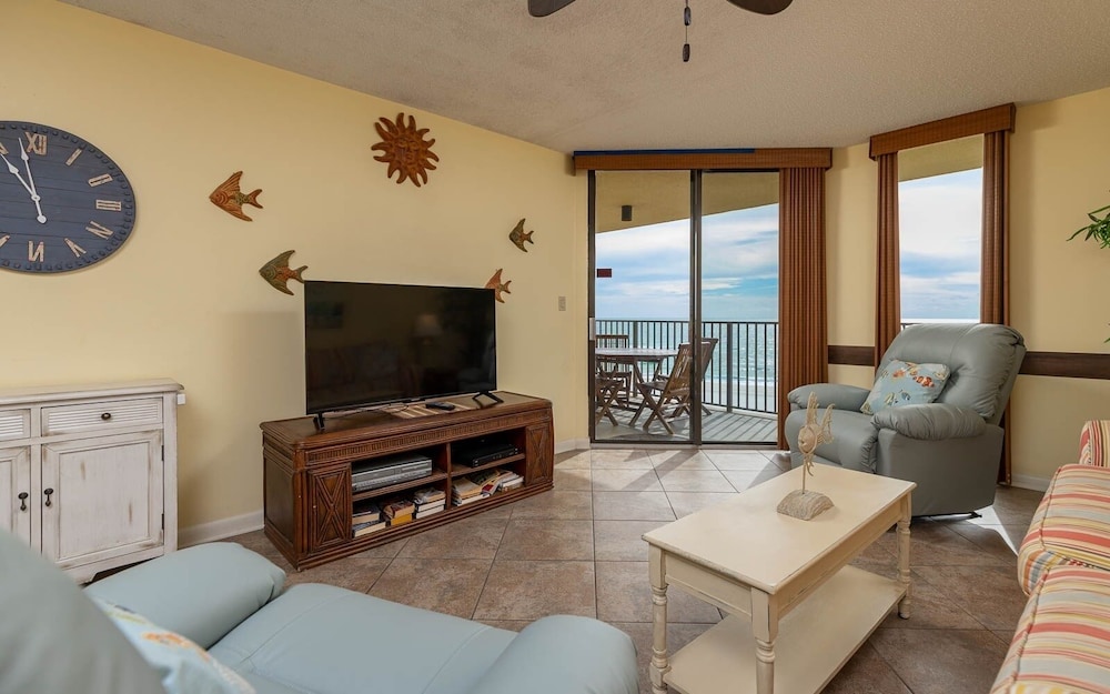 Condo, 2 Bedrooms