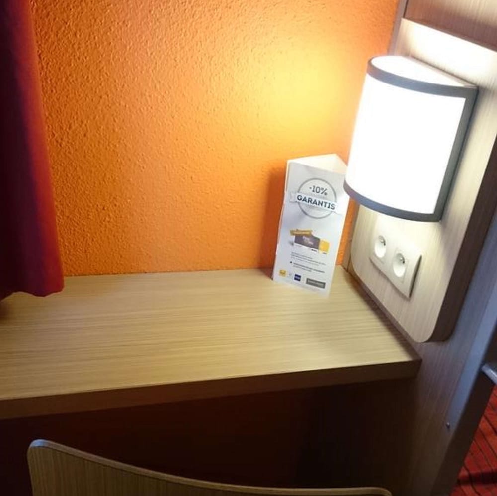 Standard Room, 2 Twin Beds - Photo 3