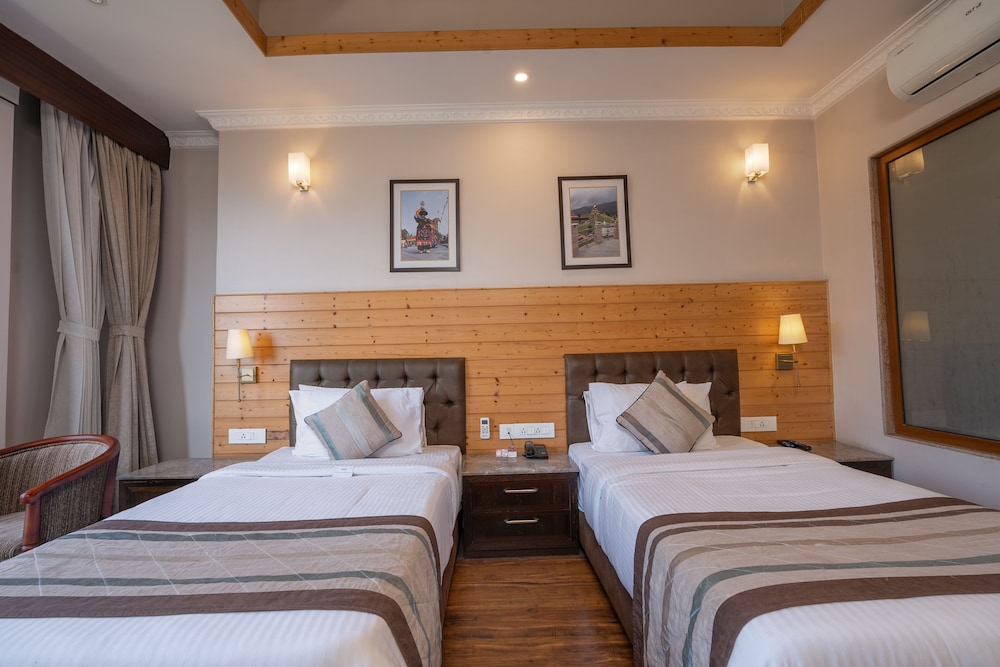 AC Deluxe Twin Room photo 2