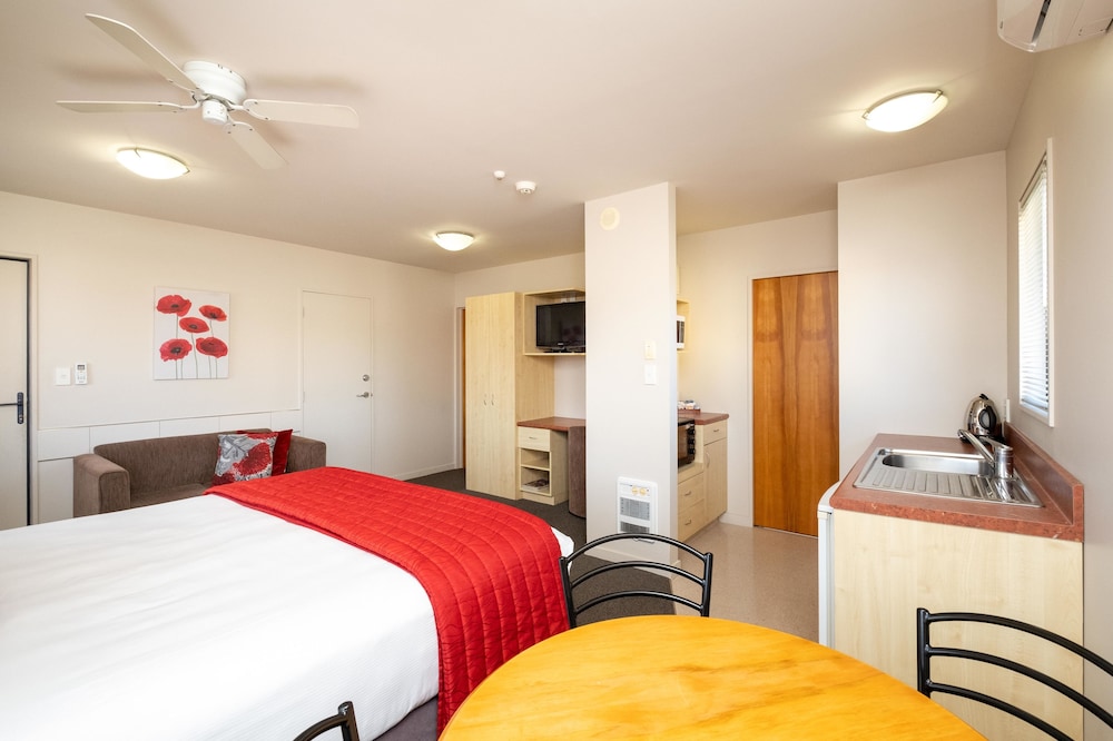 One Bedroom Unit photo 1