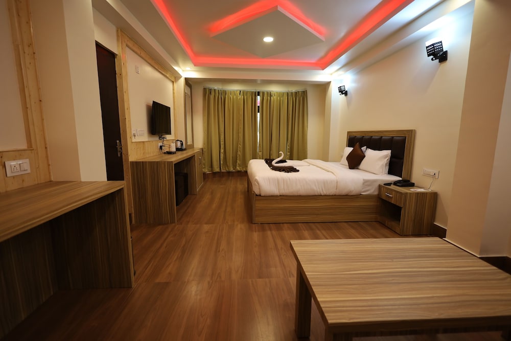 Deluxe Room - Photo 5