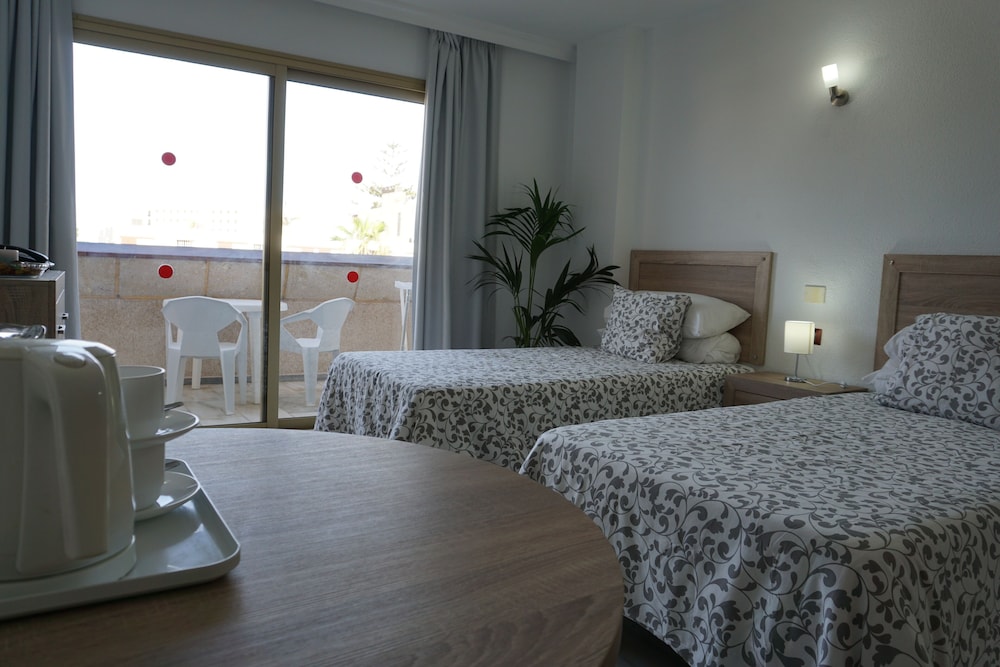 Studio, Balcony (Single use)