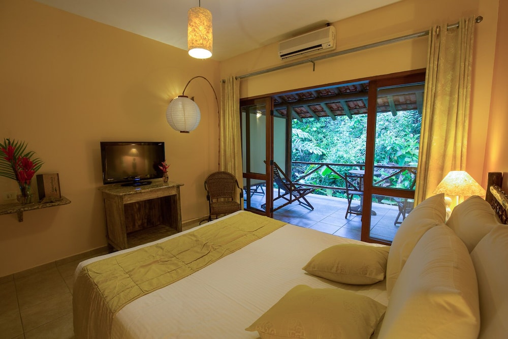Superior Double Room thumbnail 6