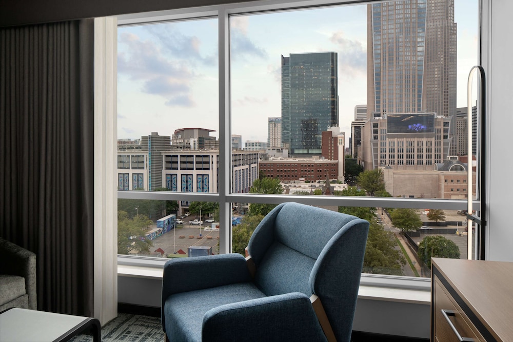 Suite, 1 Bedroom - Photo 6