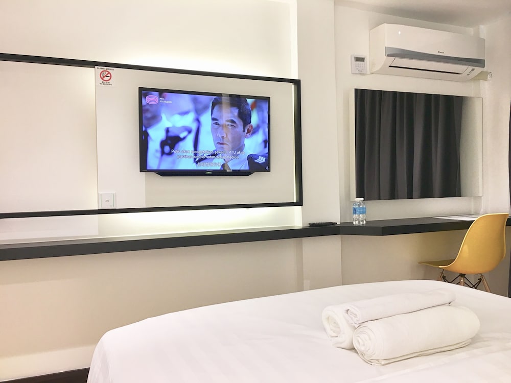 Standard Double Room - Photo 8