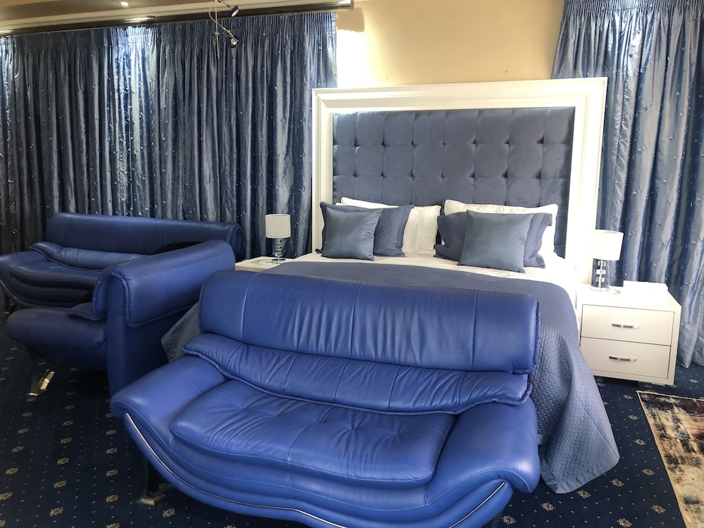 Suite (Blue Paradise)