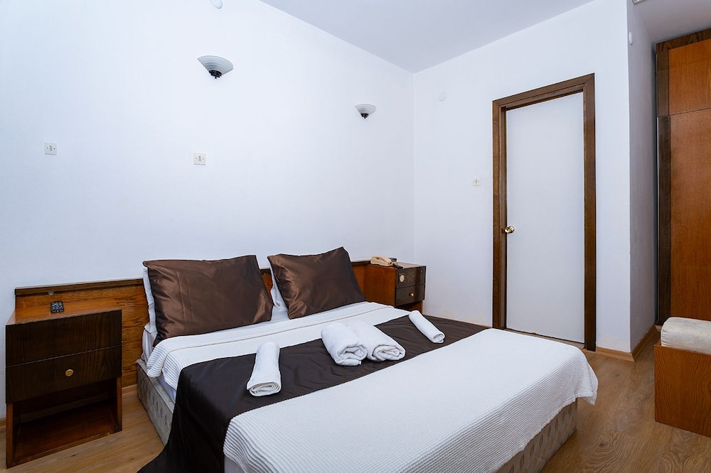 Standard Double Room - Photo 3