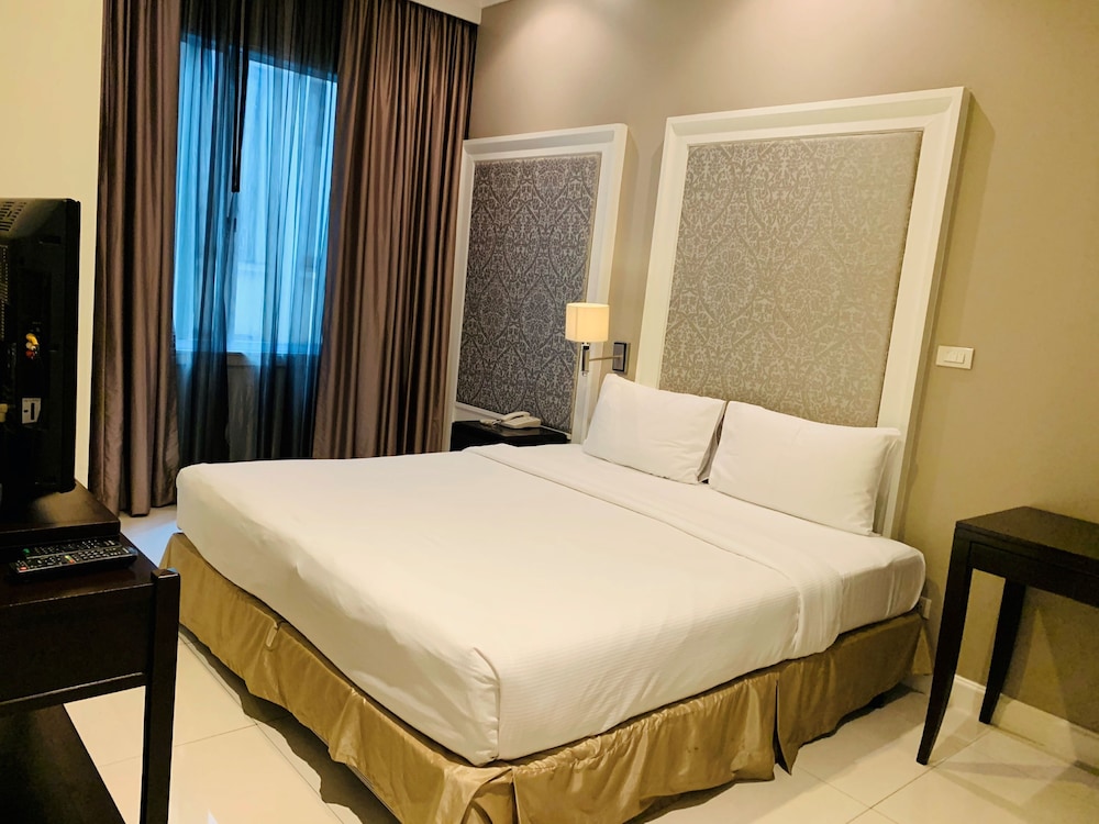 Deluxe Double Room, Pool View photo 3