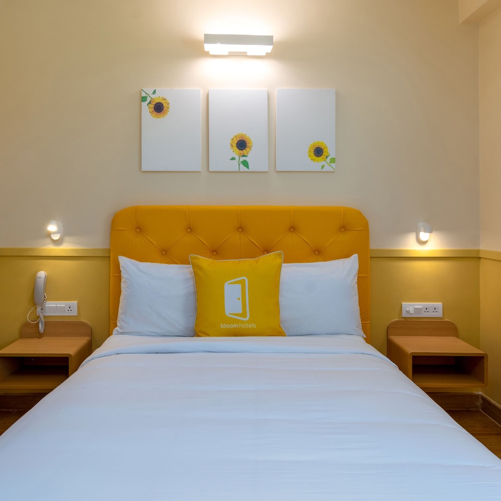 Signature Room - Photo 2