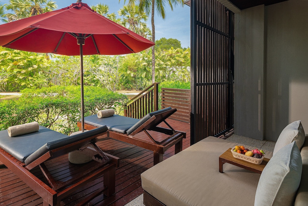 Deluxe Room, 1 King Bed (Lanai, Jet Tub) - Photo 13