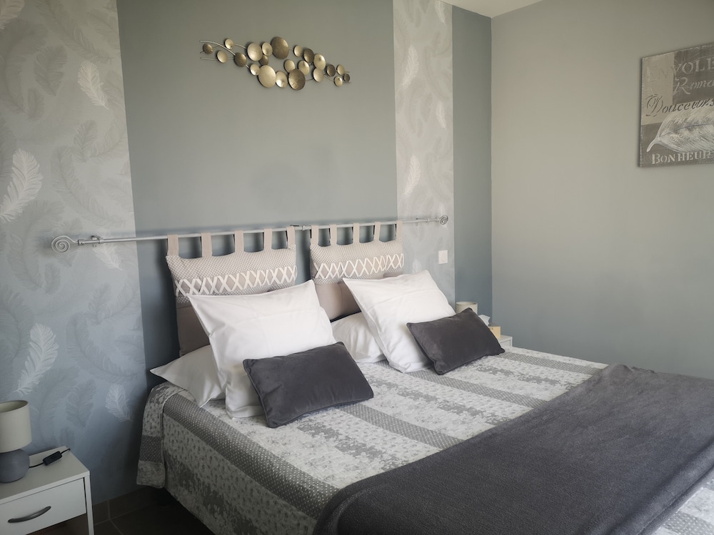 Twin Room (Preambule) photo 1