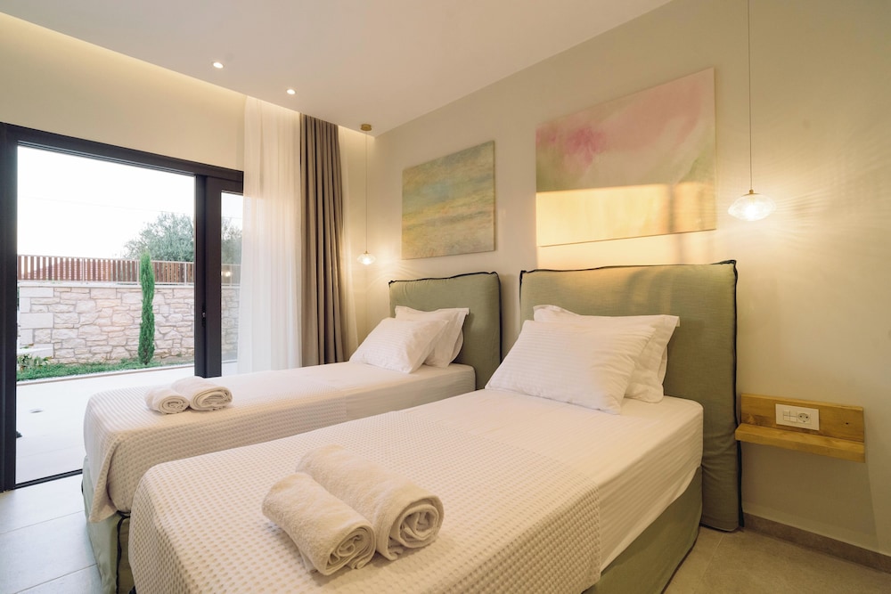 Deluxe Twin Room, Courtyard View