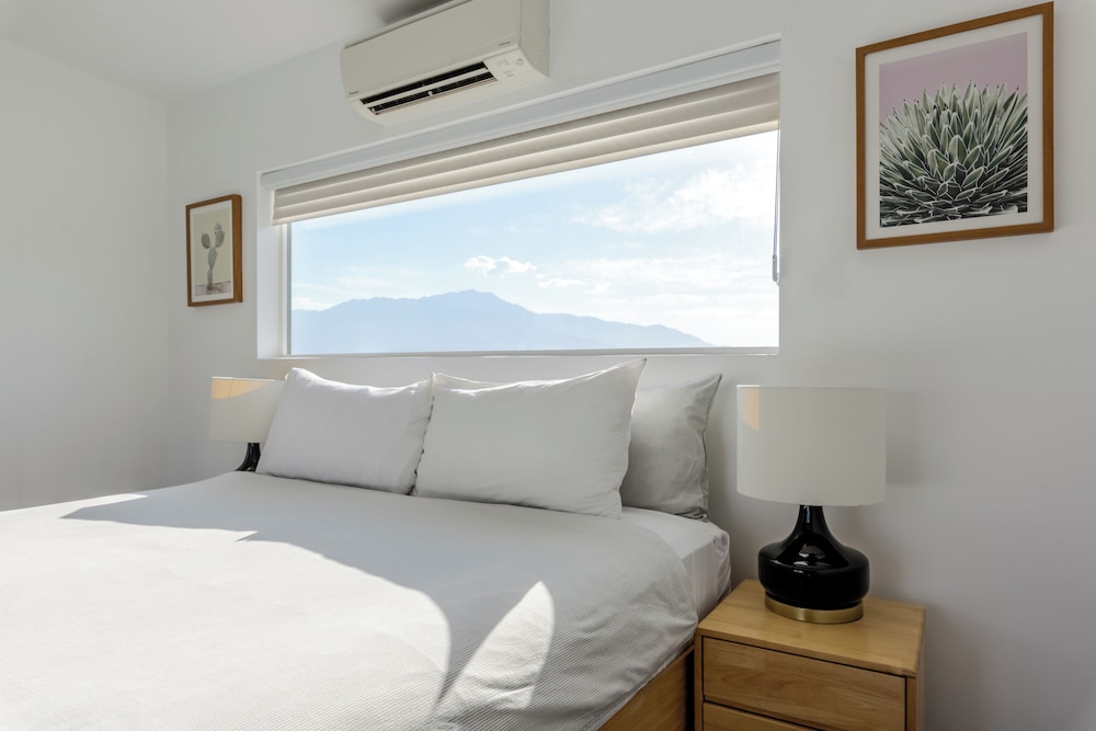 Comfort Apartment, 2 Bedrooms, Kitchen, Mountain View