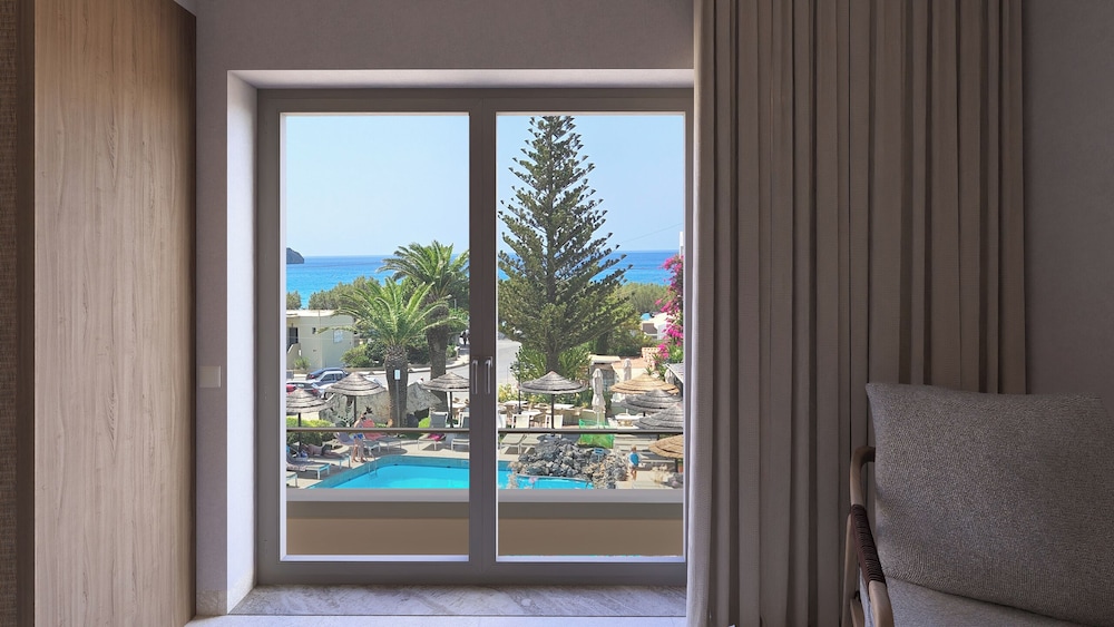 Deluxe Room with Sea View