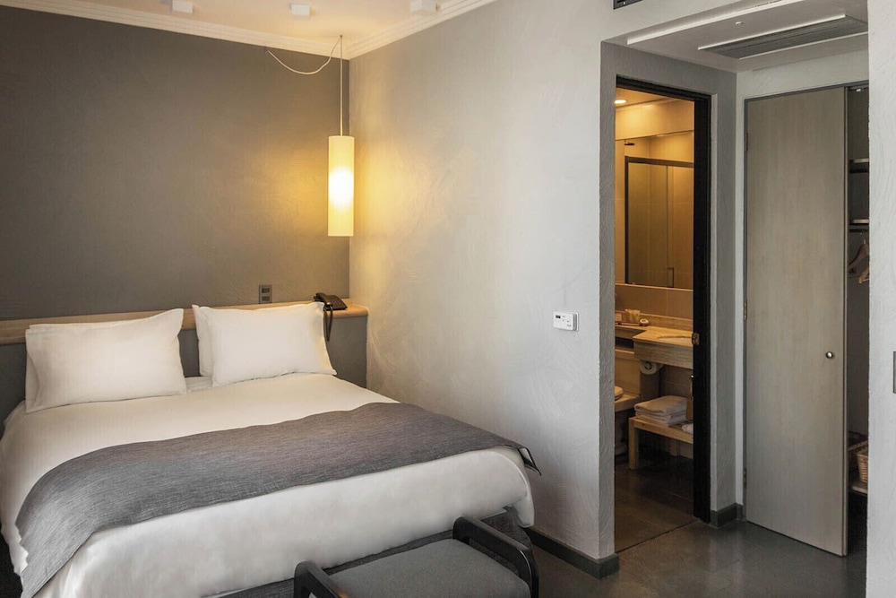 Basic Double Room - Photo 3