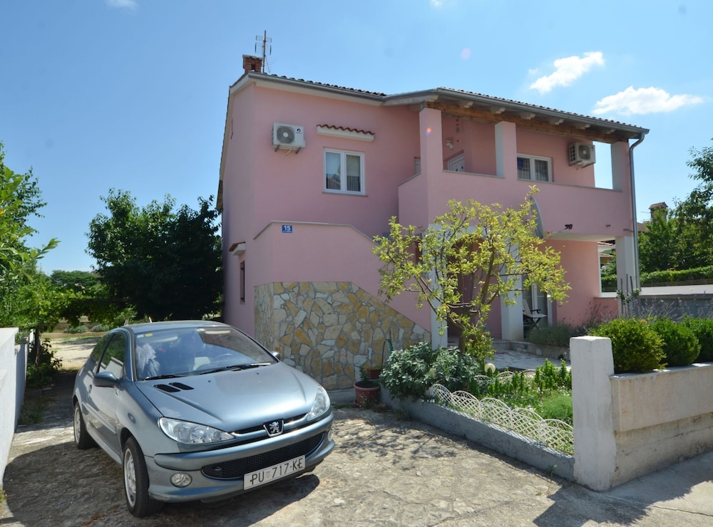 Apartment (One Bedroom Apartment with Balcony)