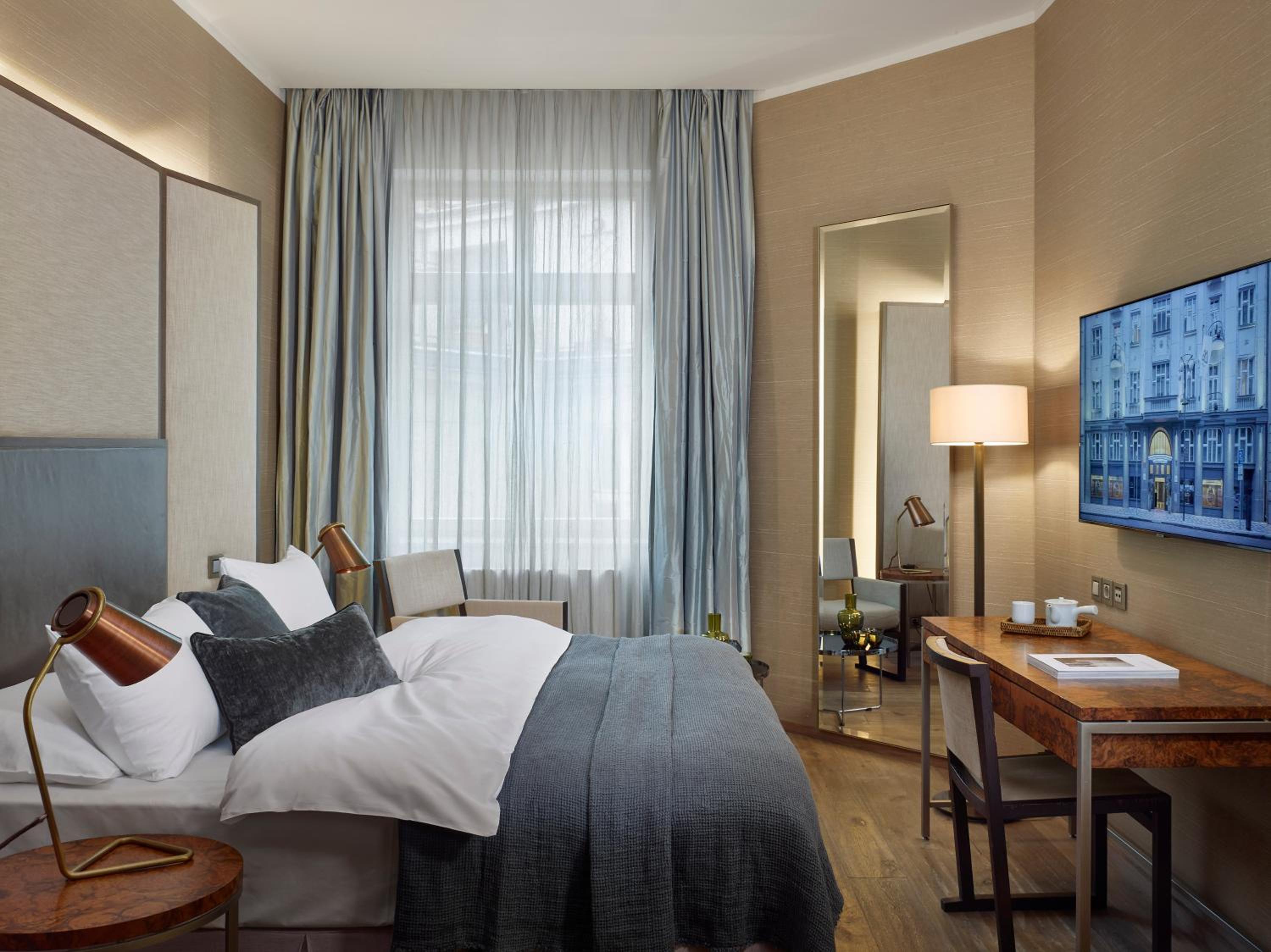 Superior King Room with Lounge and Wellness Access