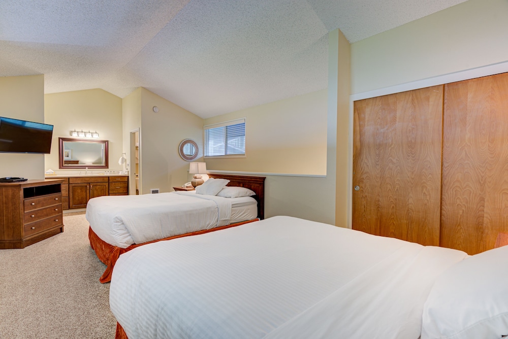 Loft, 2 Queen Beds, Forest View photo 1