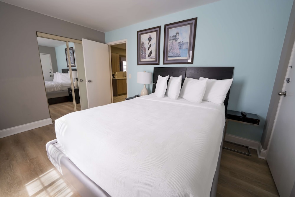 Suite, 2 Queen Beds, Non Smoking, Kitchen