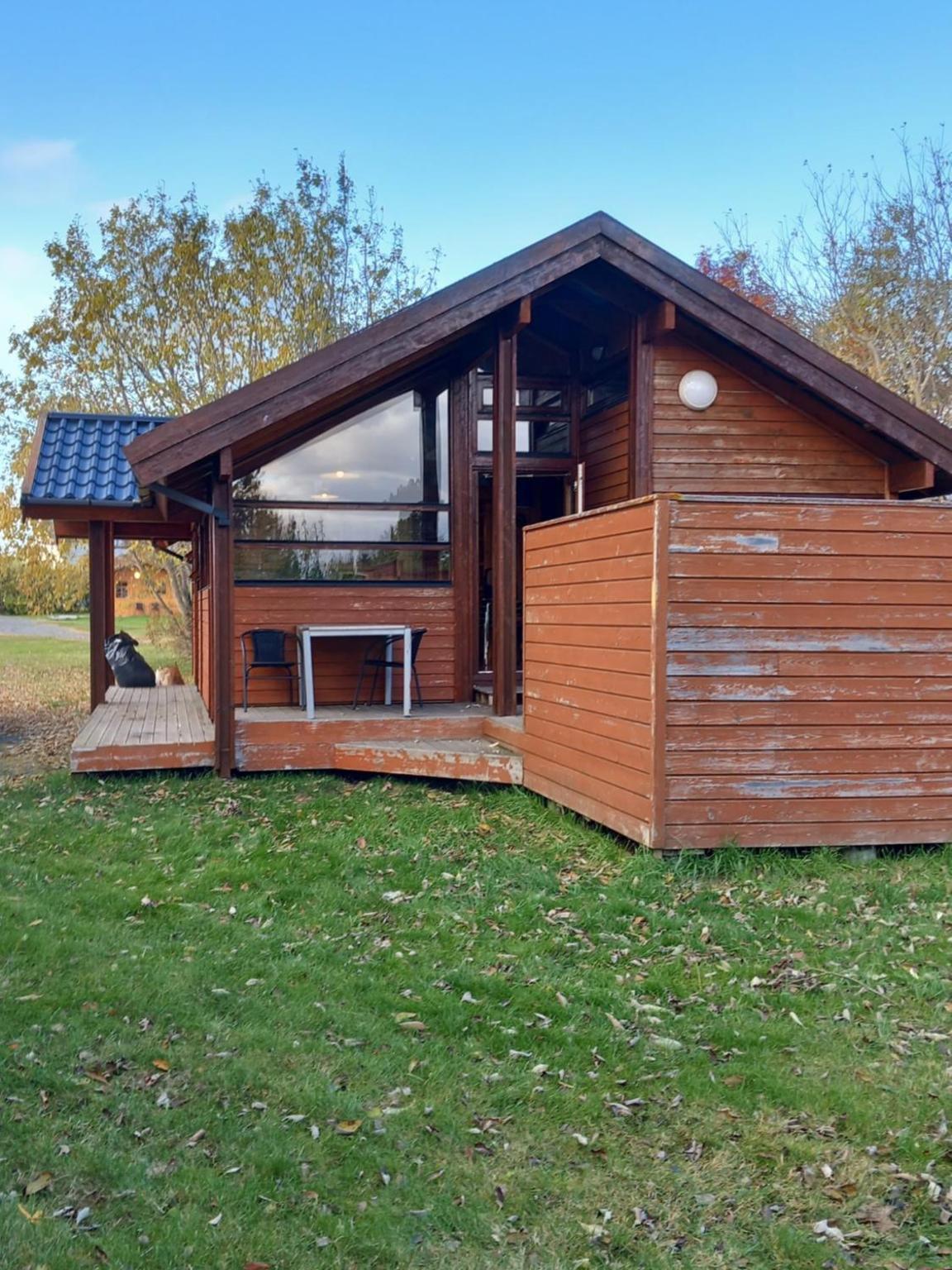 Three-Bedroom House photo 2