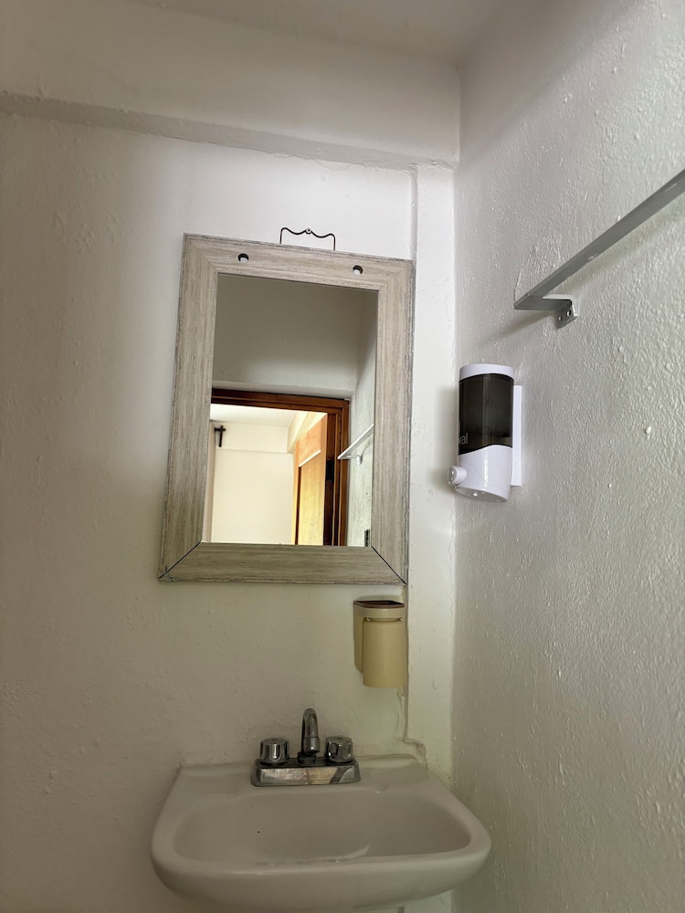 Double Room - Photo 5