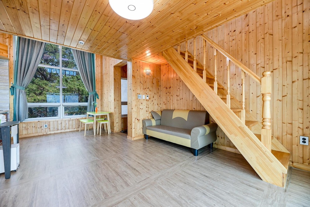 Basic Room, 1 Bedroom (Sole 301 (All-Season BBQ, 2 Beds)) - Photo 7