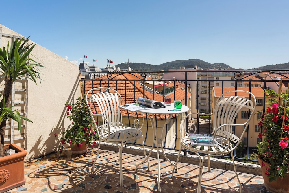 Superior Double Room - Photo 16